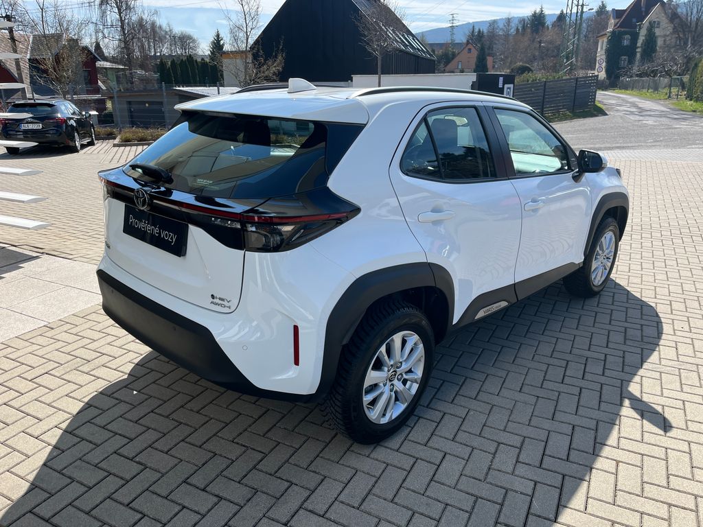 toyota-yaris-cross-1-5-hybrid-e-cvt-4x4-comfort - 5