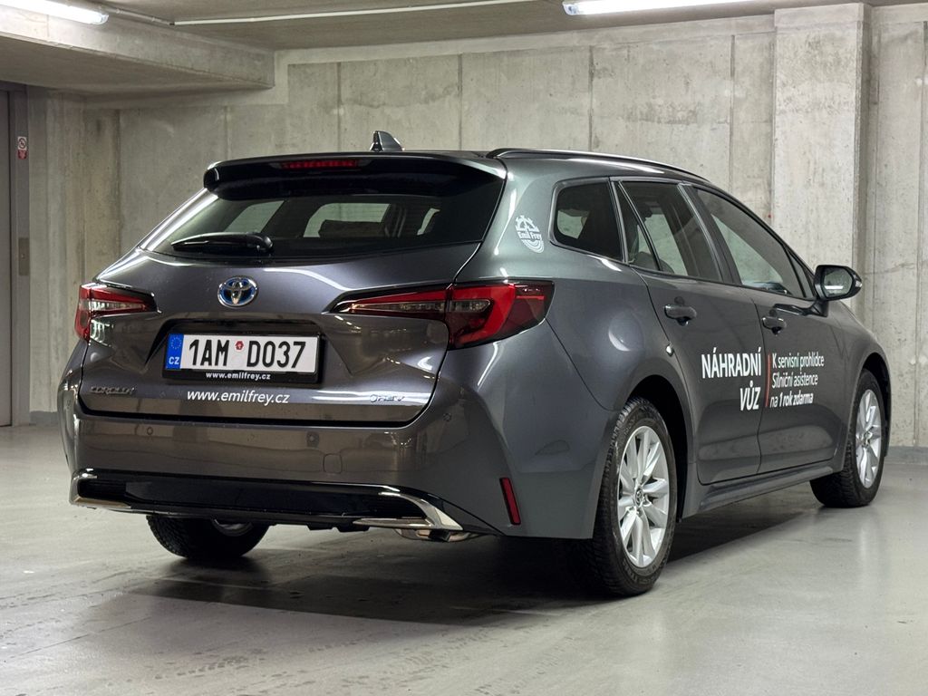 toyota-corolla-1-8-hybrid-ts-comfort-tech - 4