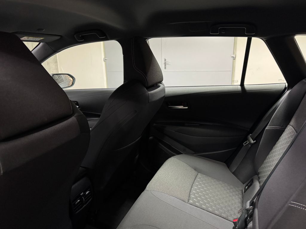 toyota-corolla-1-8-hybrid-ts-comfort-tech - 9