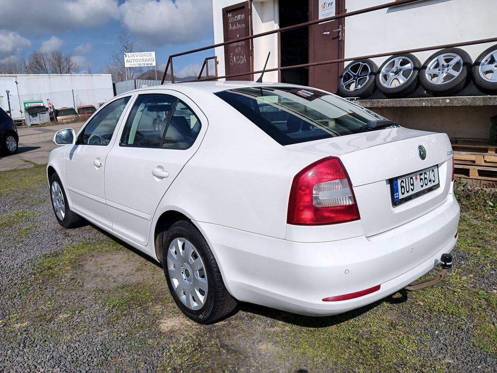skoda-octavia-1-6-tdi-ambition-koupeno-v-cz - 2