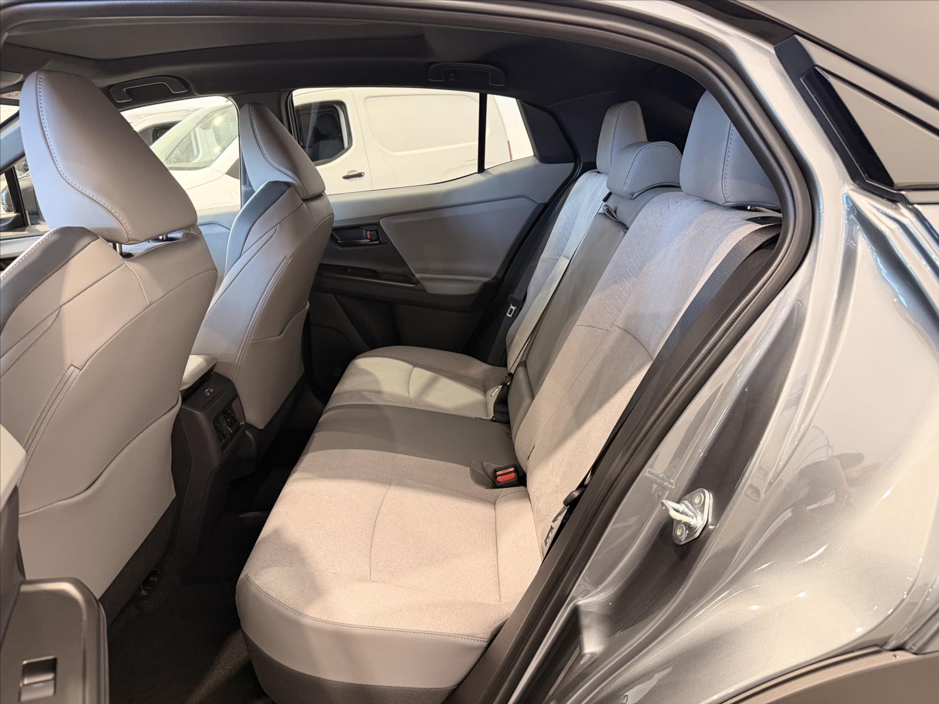 toyota-c-hr-executive-bev-77kwh-343k-awd - 7