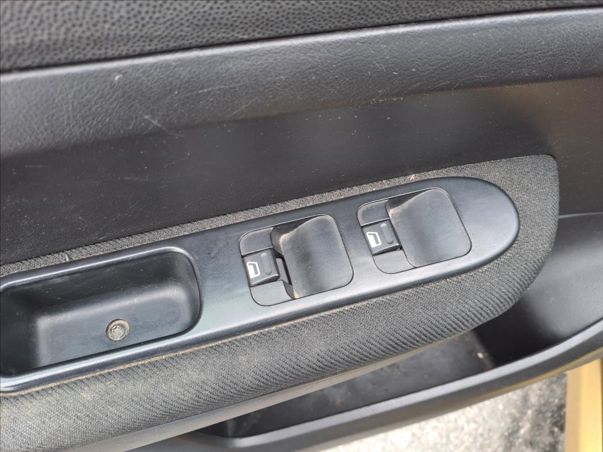 peugeot-307-1-4-i - 9