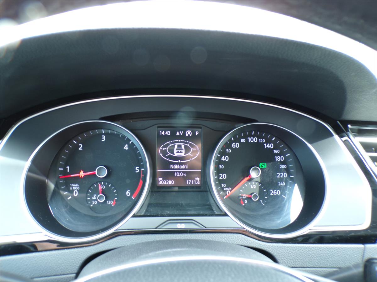 volkswagen-passat-2-0-tdi-dsg - 7