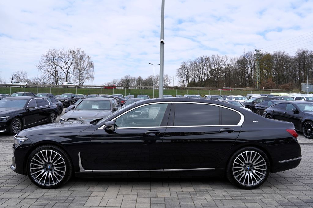 bmw-rada-7-m760li-xdrive-6-6i-v12-590ps - 2