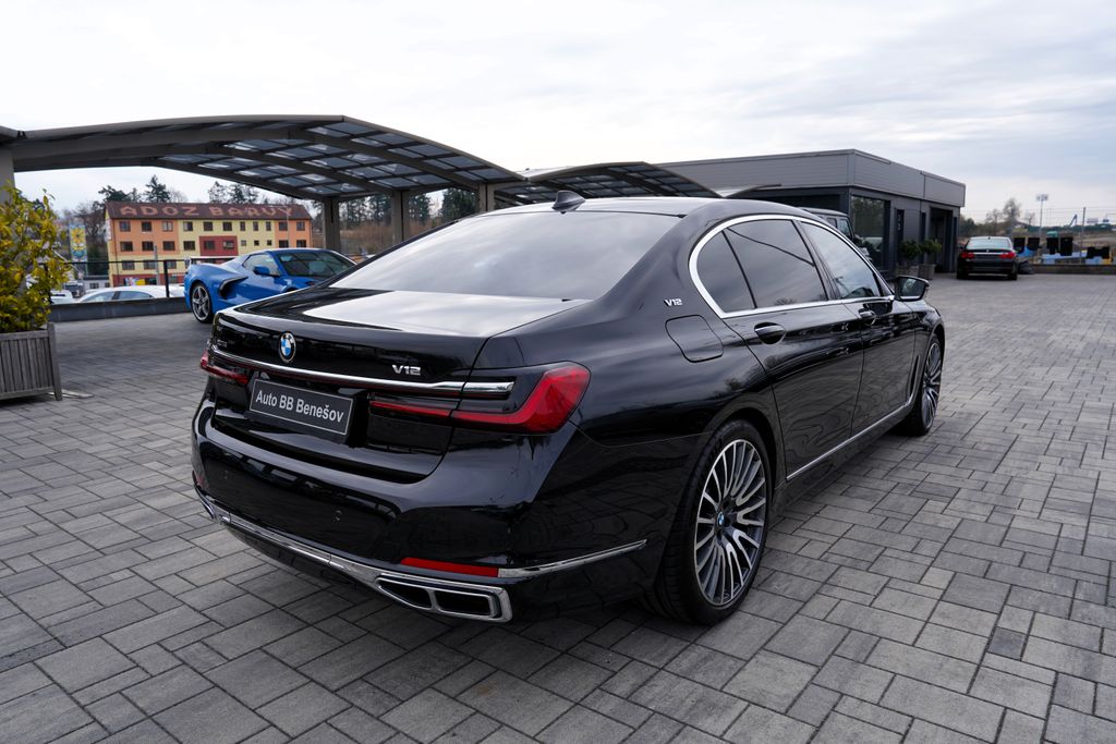 bmw-rada-7-m760li-xdrive-6-6i-v12-590ps - 5