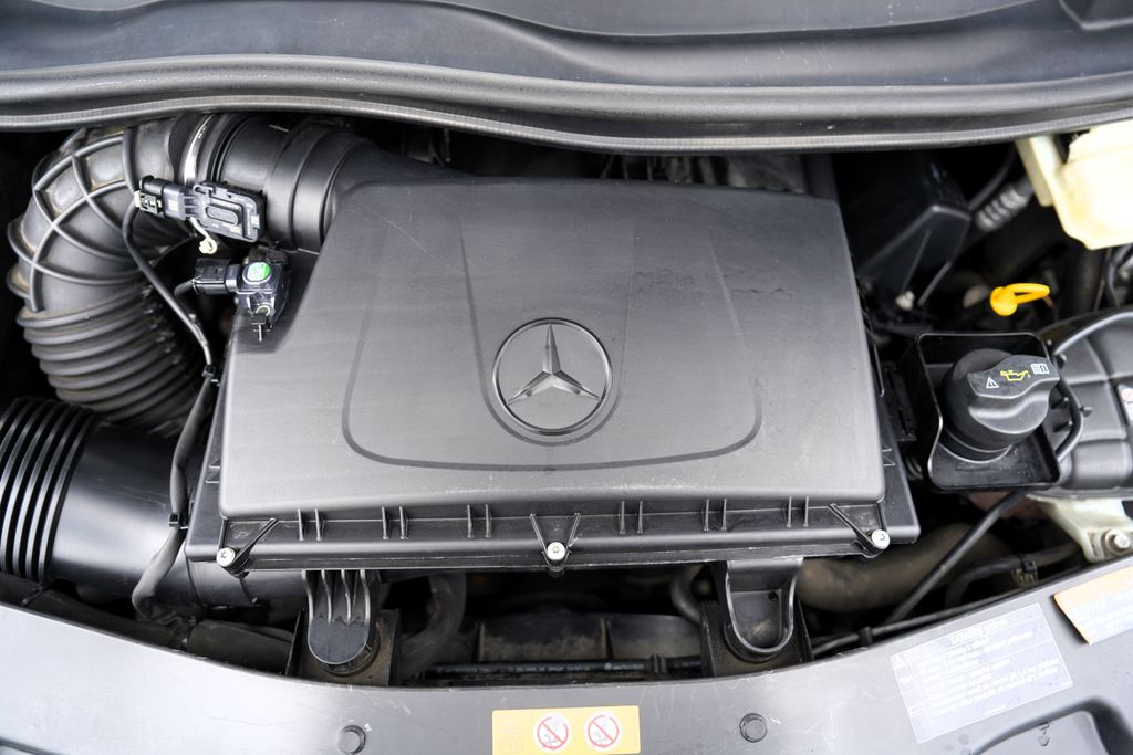 mercedes-benz-tridy-v-v-250d-long-kuze-kamera - 9