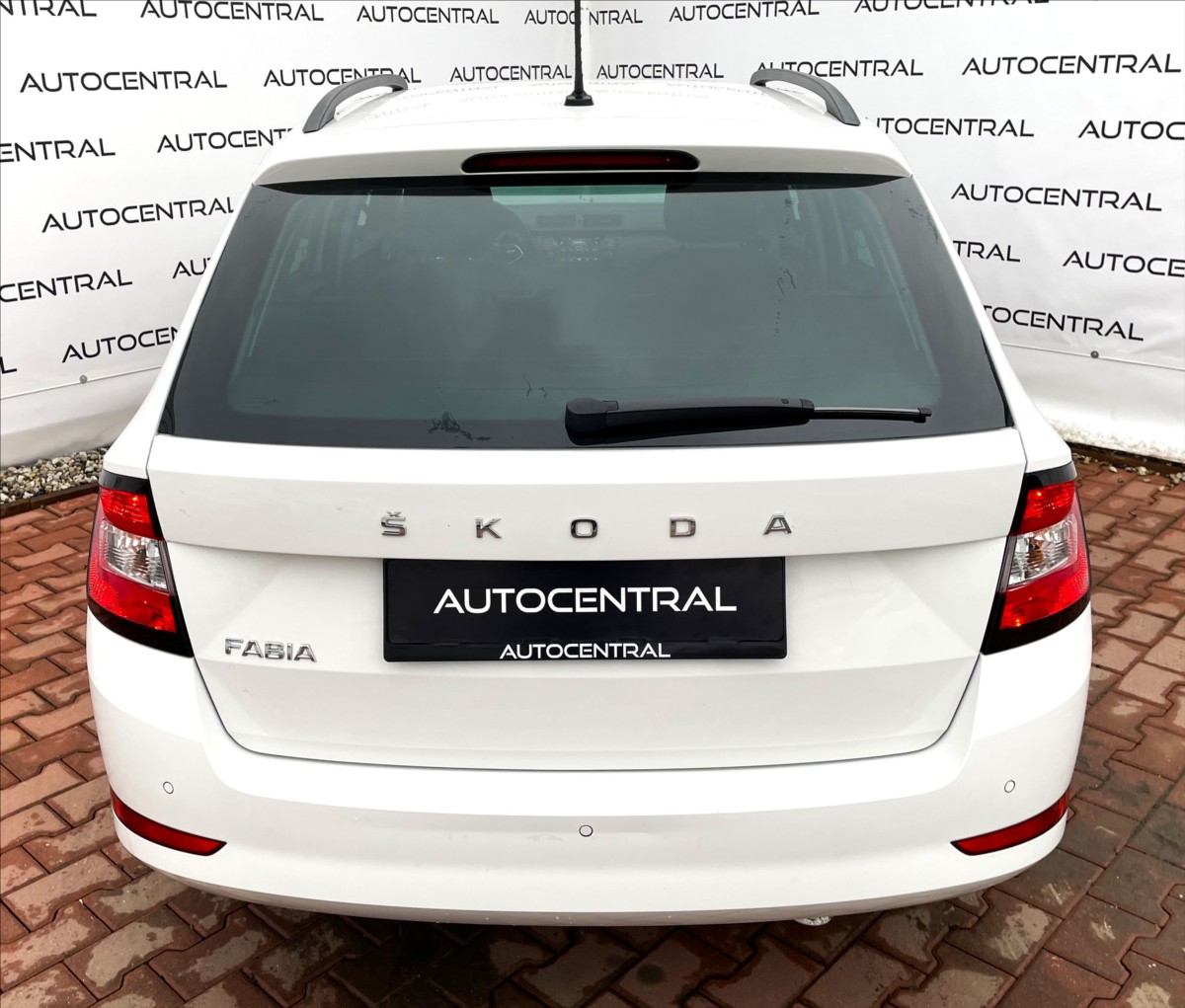 skoda-fabia-1-0-tsi-1-maj-cr-po-servisu - 4