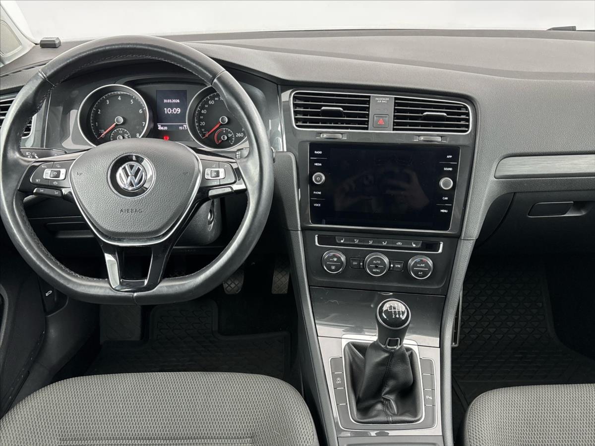 volkswagen-golf-1-5-tgi-comfortline - 4