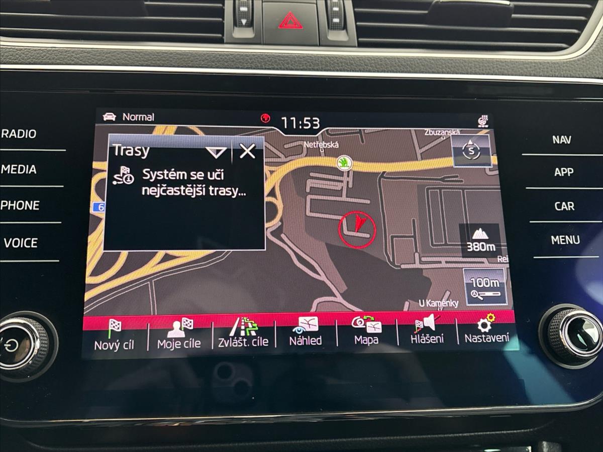 skoda-superb-2-0-tdi-sportline-4x4-7dsg - 9