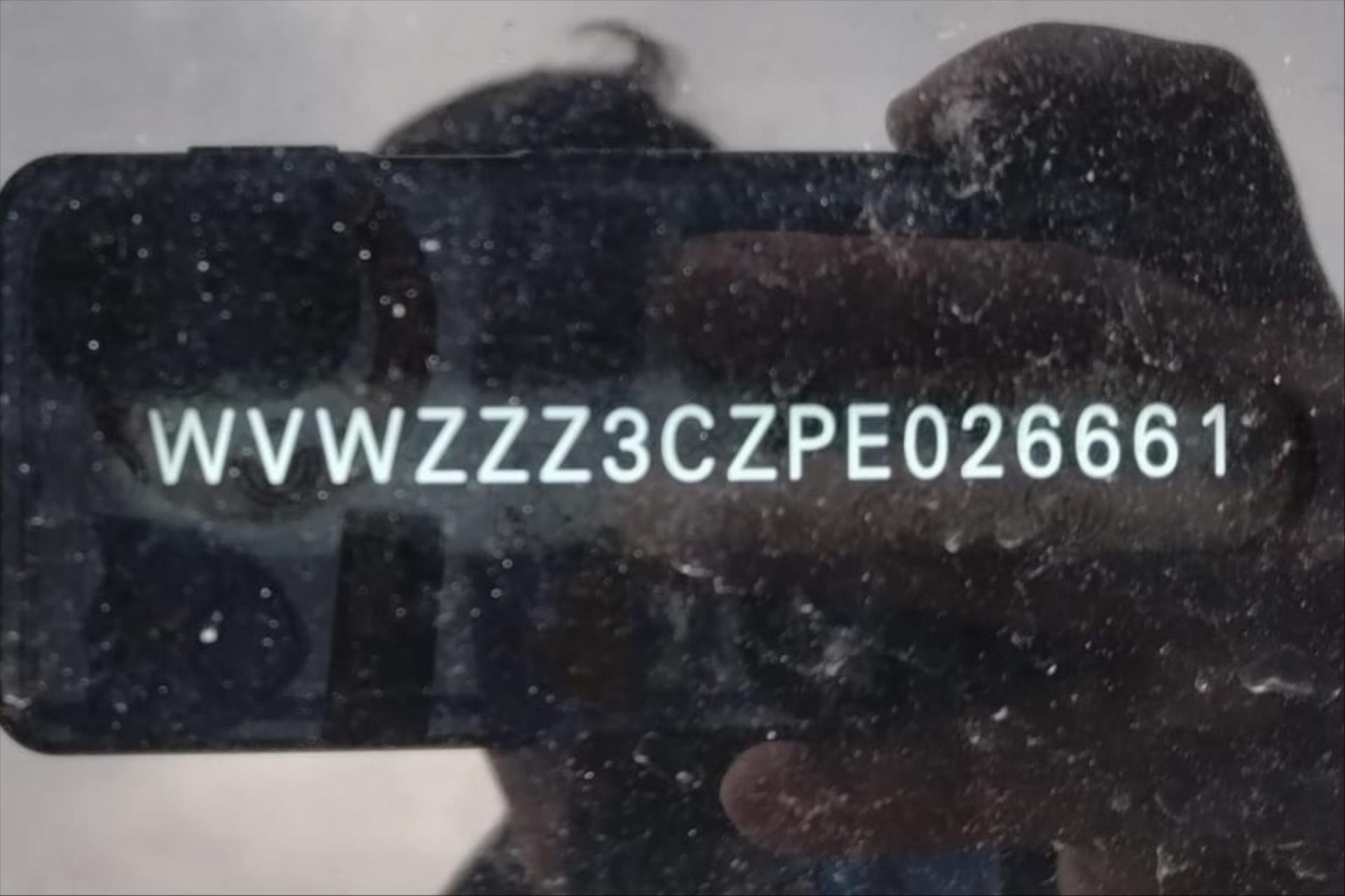 volkswagen-passat-2-0-tdi-110kw-dsg-business-vuz-pripravujeme-k-prodeji - 1