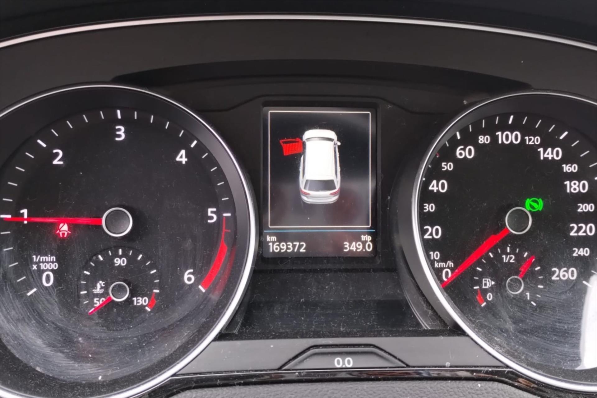 volkswagen-passat-2-0-tdi-110kw-dsg-business-vuz-pripravujeme-k-prodeji - 3