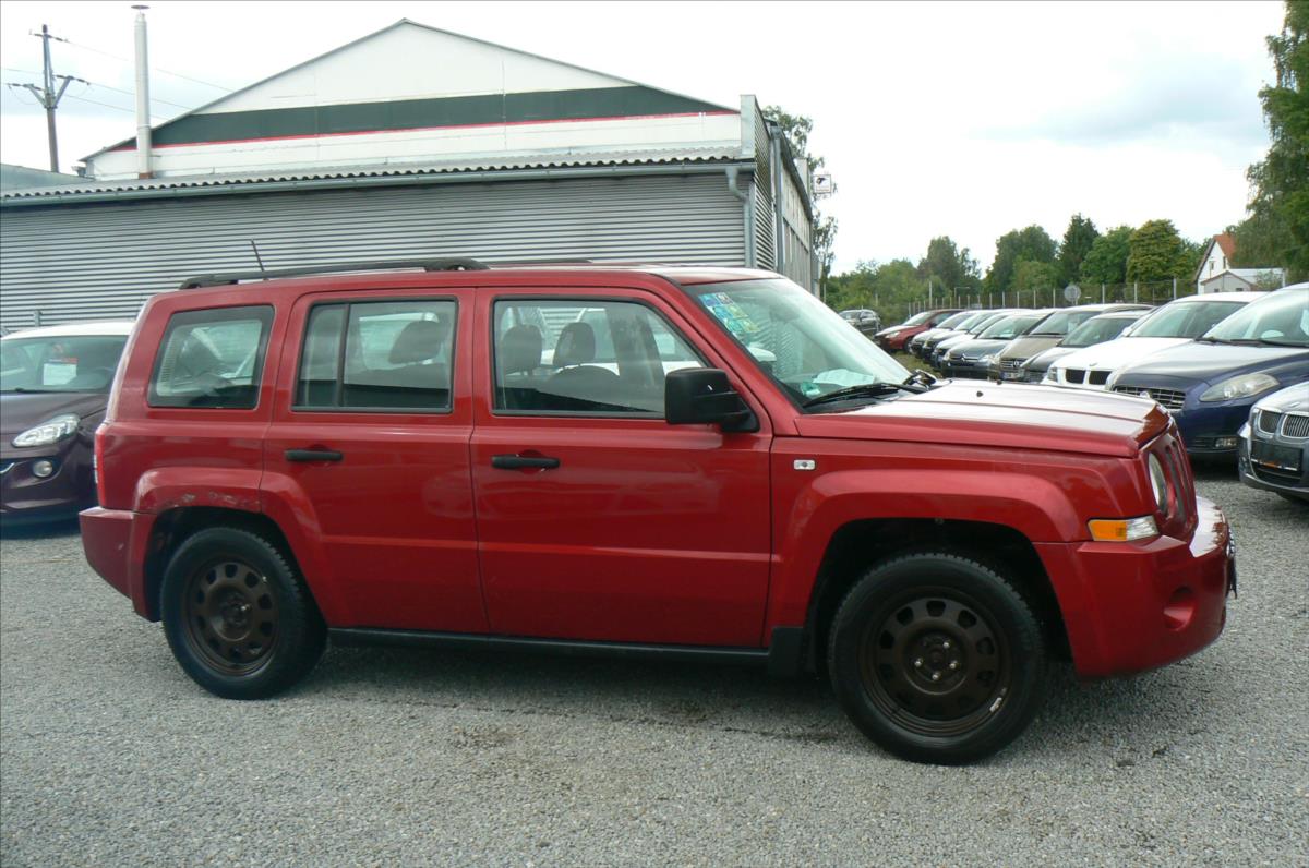 jeep-patriot-2-4-sport-mt-4x4-plyn - 6