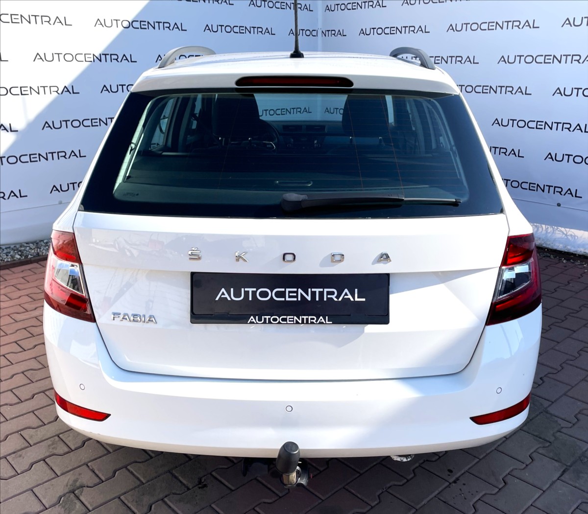 skoda-fabia-1-0-tsi-style-po-serv-cr-dph - 4