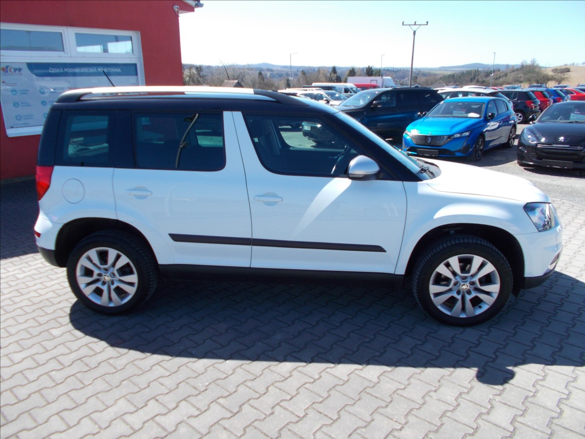 skoda-yeti-1-4-tsi-dsg-90-kw-cr-tz-xenony-nova-stk - 8
