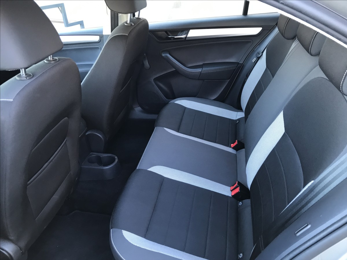 skoda-rapid-1-0-tsi-70kw - 7