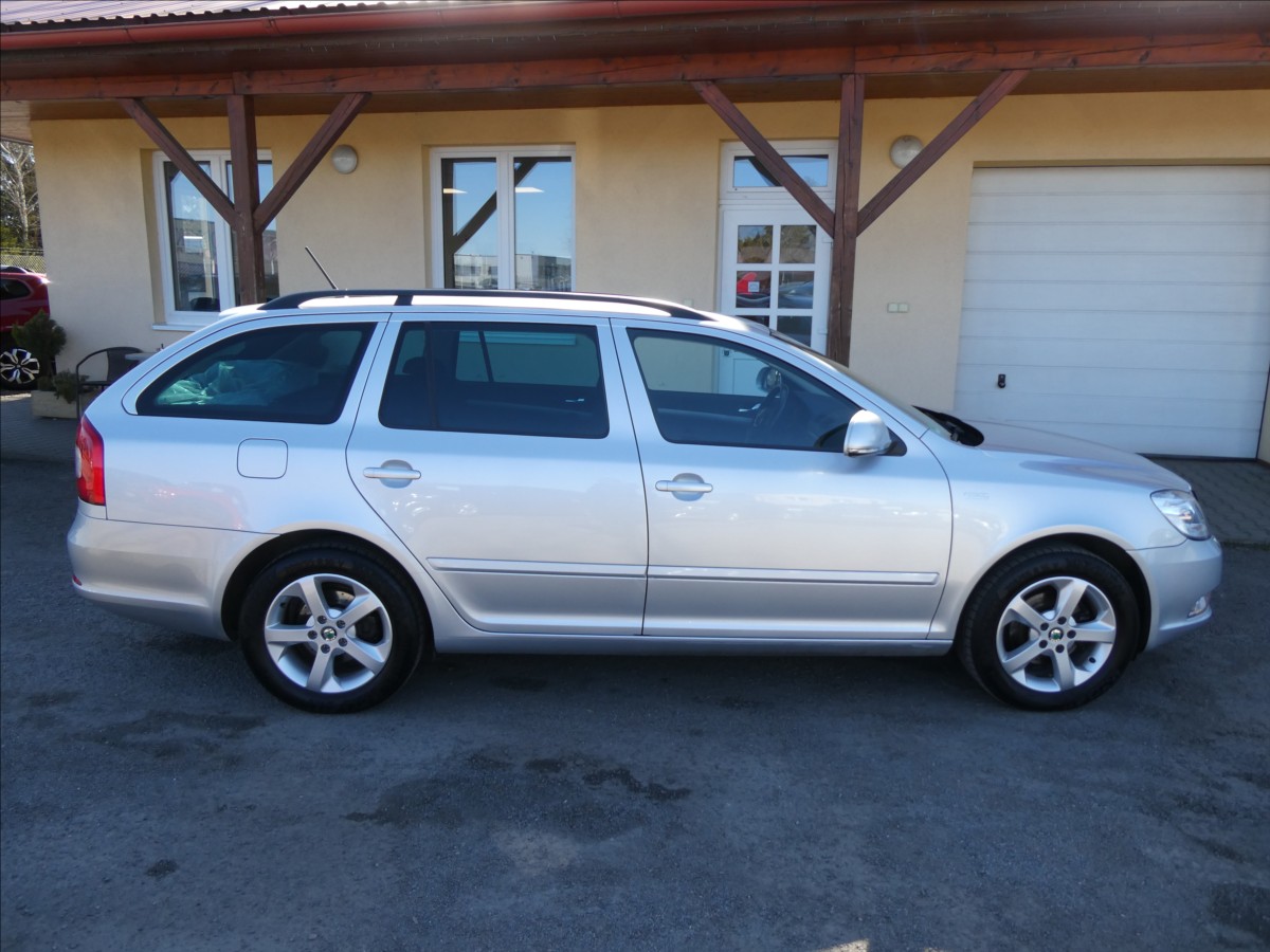skoda-octavia-1-4-tsi-90kw-dsg-2xkola-1-majitel - 1