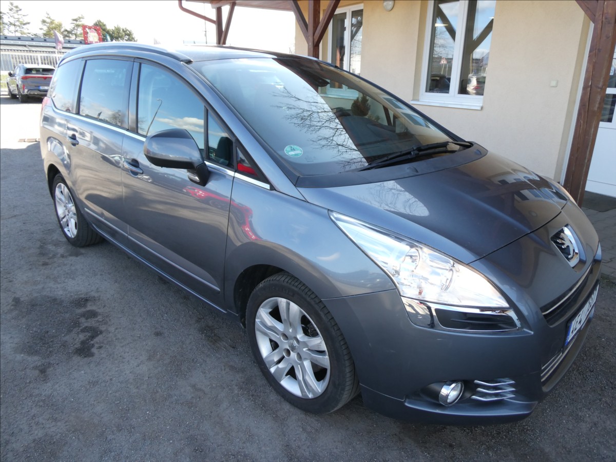 Peugeot 5008 1,6 115kW 1.MAJITEL,2xkola,DPH