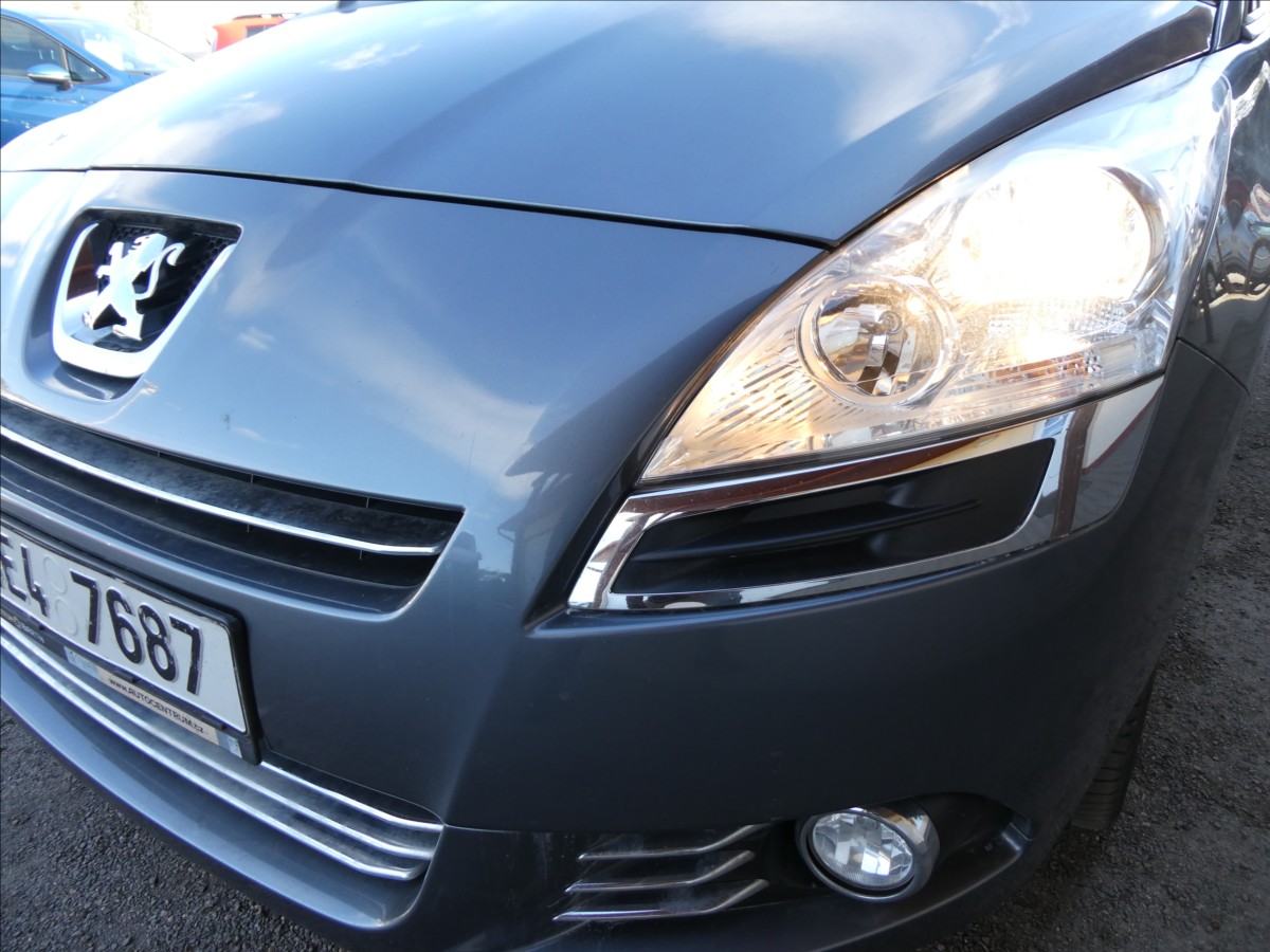 peugeot-5008-1-6-115kw-1-majitel-2xkola-dph - 3