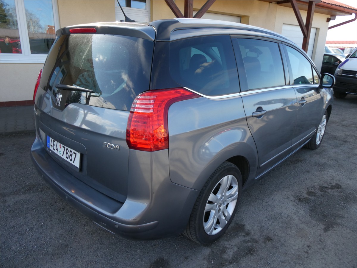 peugeot-5008-1-6-115kw-1-majitel-2xkola-dph - 9