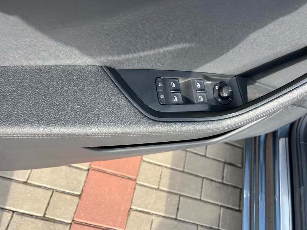 skoda-superb-2-0-tdi-style-tazne-el-kamera - 7