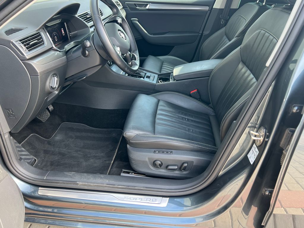 skoda-superb-2-0-tdi-style-tazne-el-kamera - 8