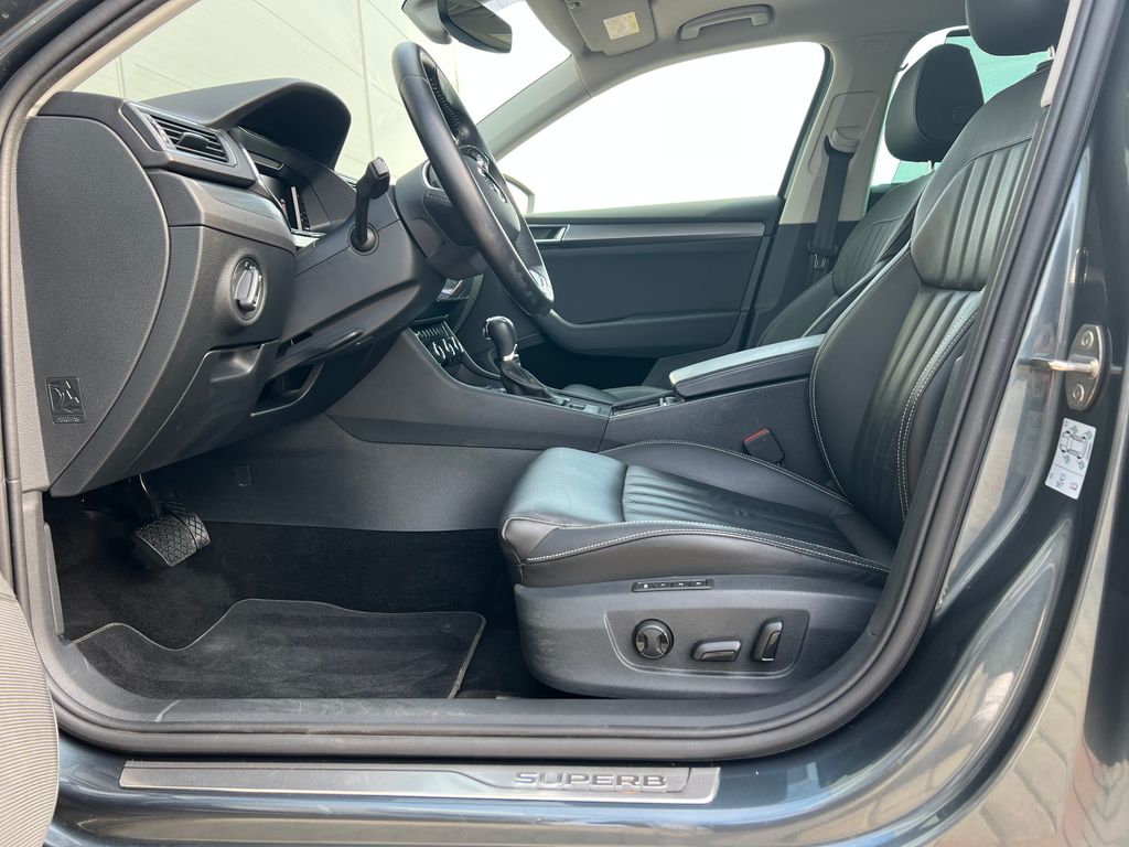 skoda-superb-2-0-tdi-style-tazne-el-kamera - 9