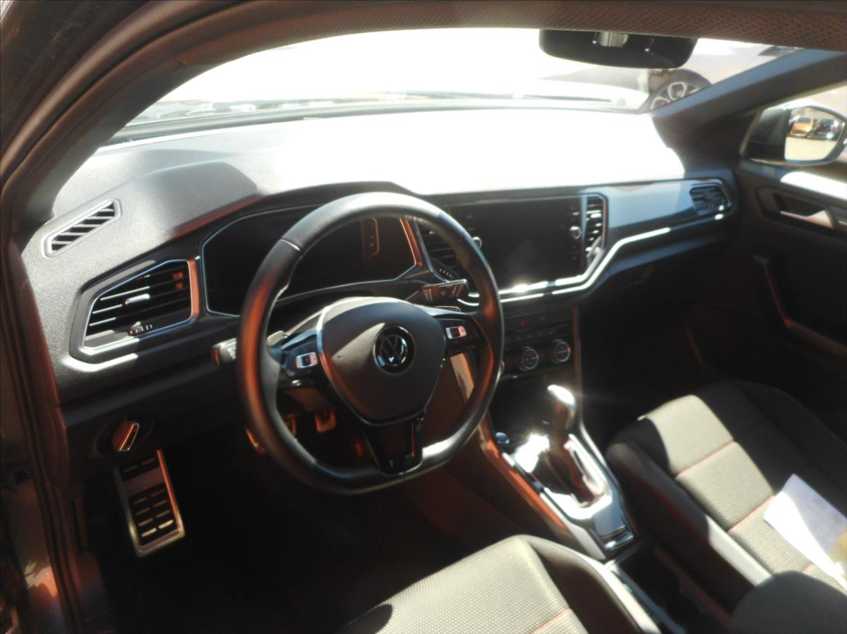 volkswagen-t-roc-1-5-tsi-r-line-automat - 8