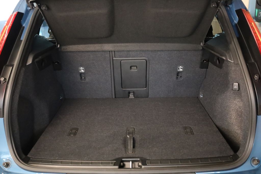 volvo-xc40-b4-plus-dark-harman-360 - 5