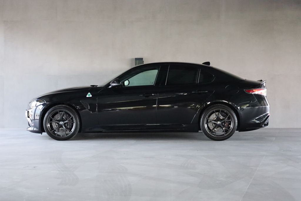 alfa-romeo-giulia-quadrifoglio-2-9-v6-biturbo - 2