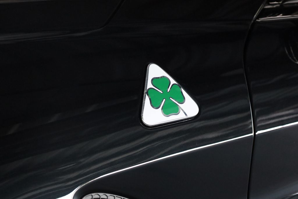 alfa-romeo-giulia-quadrifoglio-2-9-v6-biturbo - 7