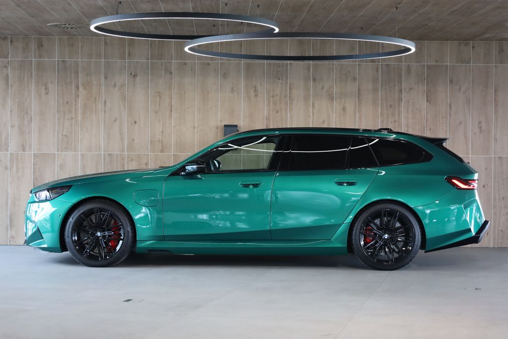 bmw-m5-touring-b-w-tazne-ventilace - 2