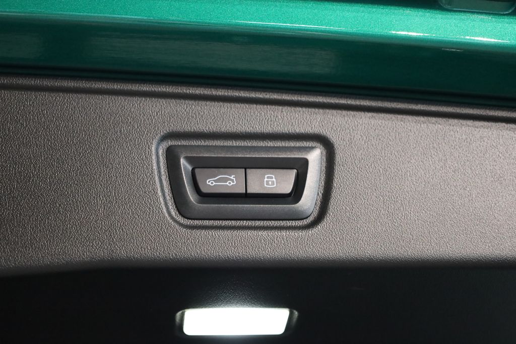 bmw-m5-touring-b-w-tazne-ventilace - 7