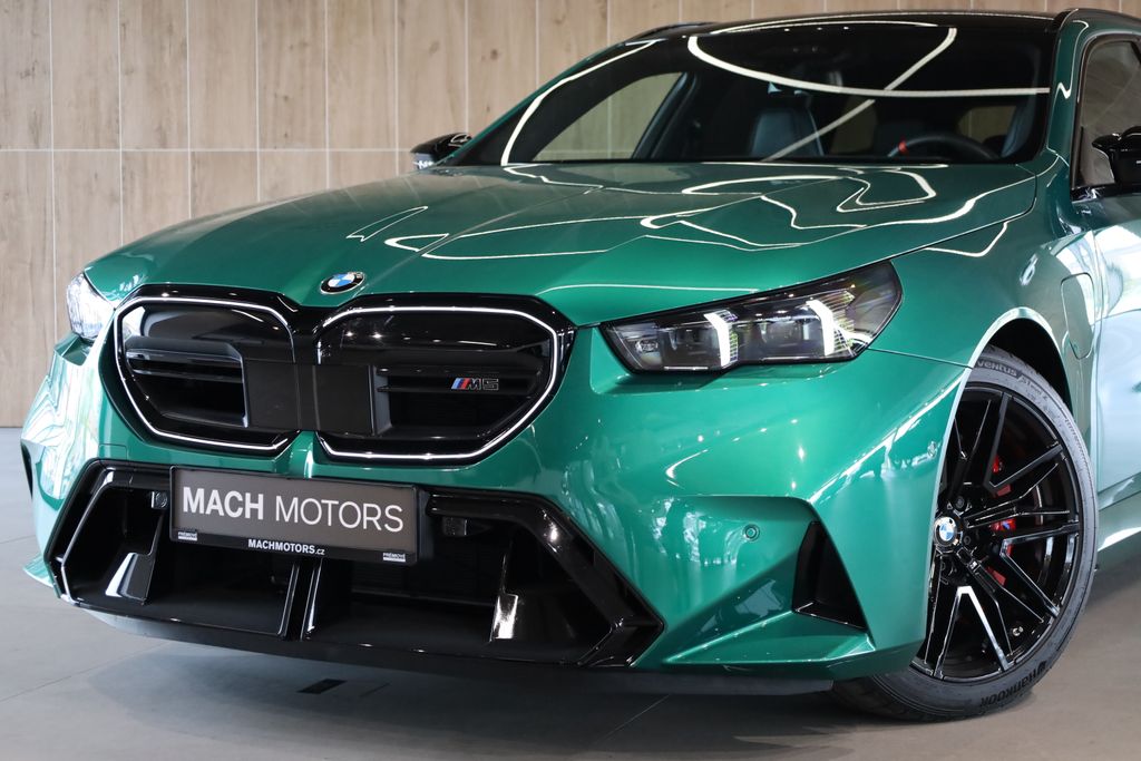 bmw-m5-touring-b-w-tazne-ventilace - 9