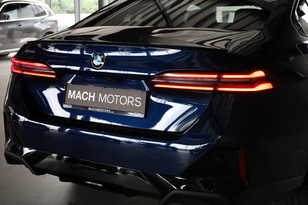 bmw-rada-5-540d-xdrive-ventilace-h-k-hud - 8