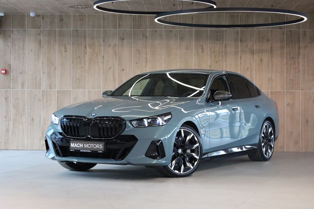 BMW Řada 5 550e xDrive, Bowers, Carbon
