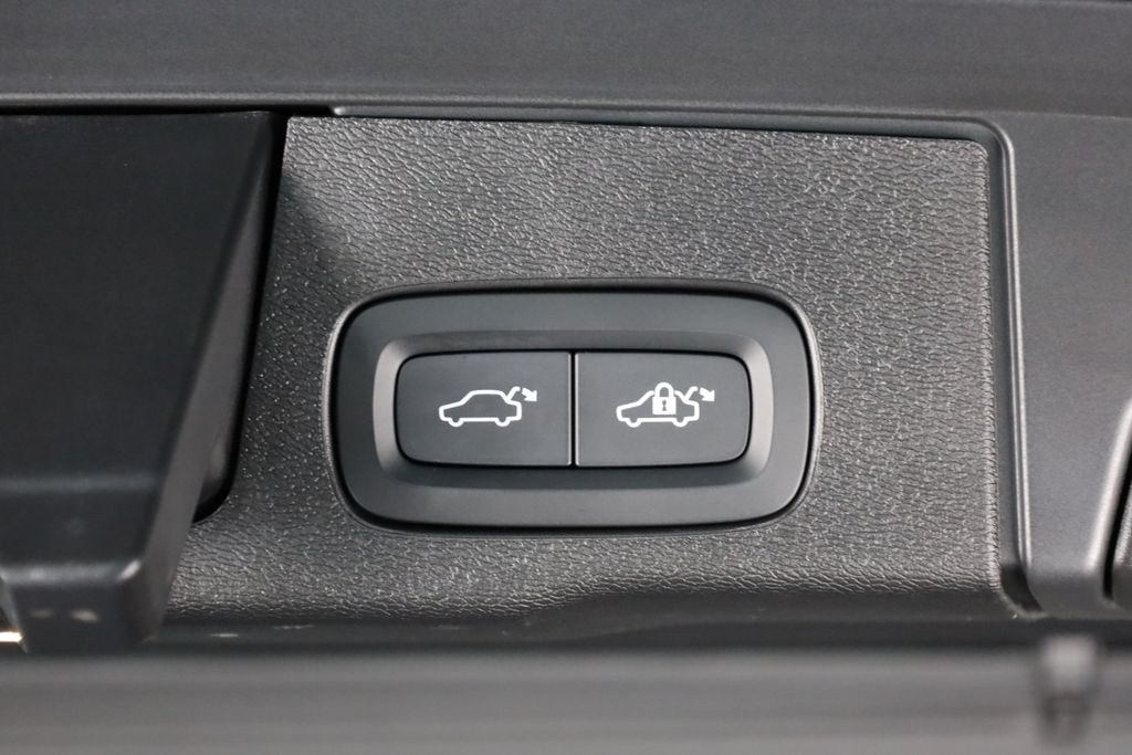 volvo-xc60-b5-awd-plus-dark-ventilace - 7