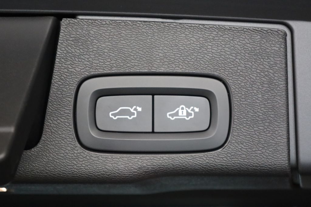 volvo-xc60-t8-plus-black-edition-360-hk - 6