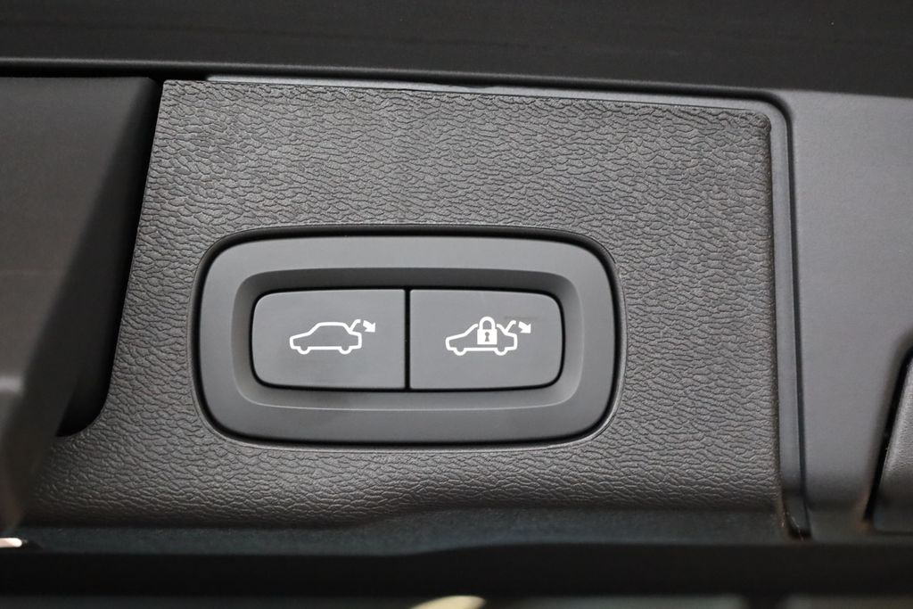 volvo-xc60-t8-plus-dark-ventilace-360 - 6