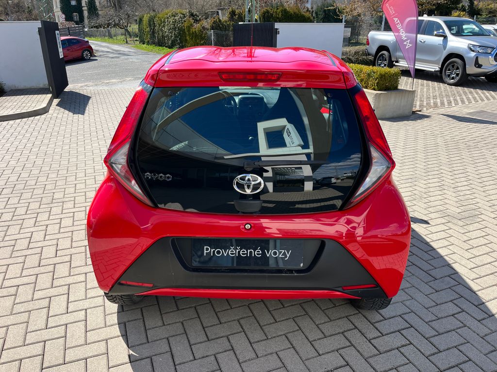 toyota-aygo-1-0-vvt-i-53kw-1-majitel-cr - 4