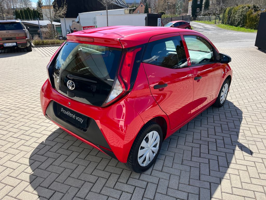 toyota-aygo-1-0-vvt-i-53kw-1-majitel-cr - 5