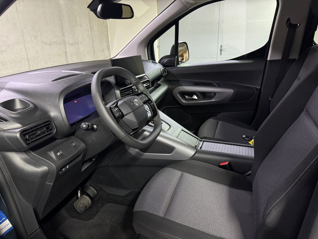 toyota-proace-city-verso-1-5-d-4d-vip-7-mist-at-long - 8
