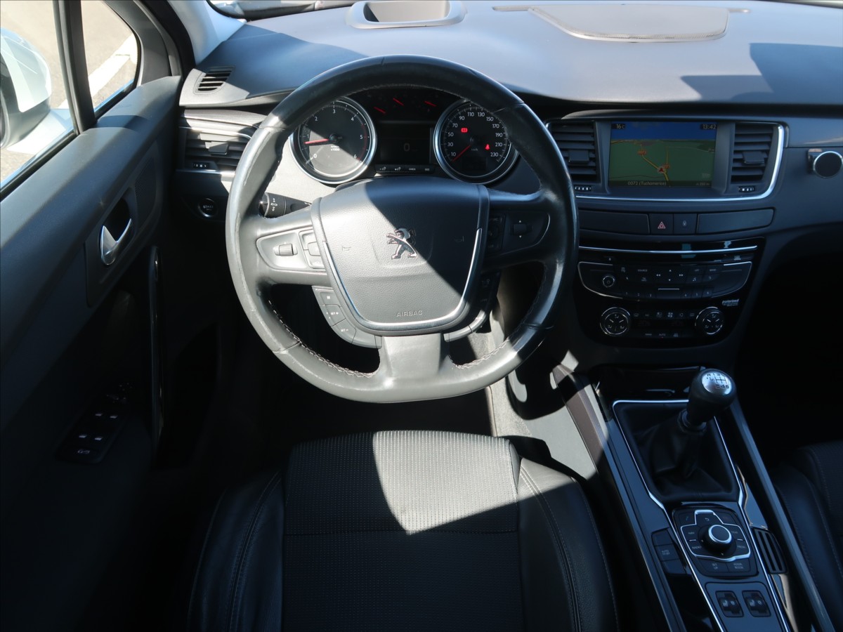 peugeot-508-2-0-hdi-allure-pano-head-up - 4