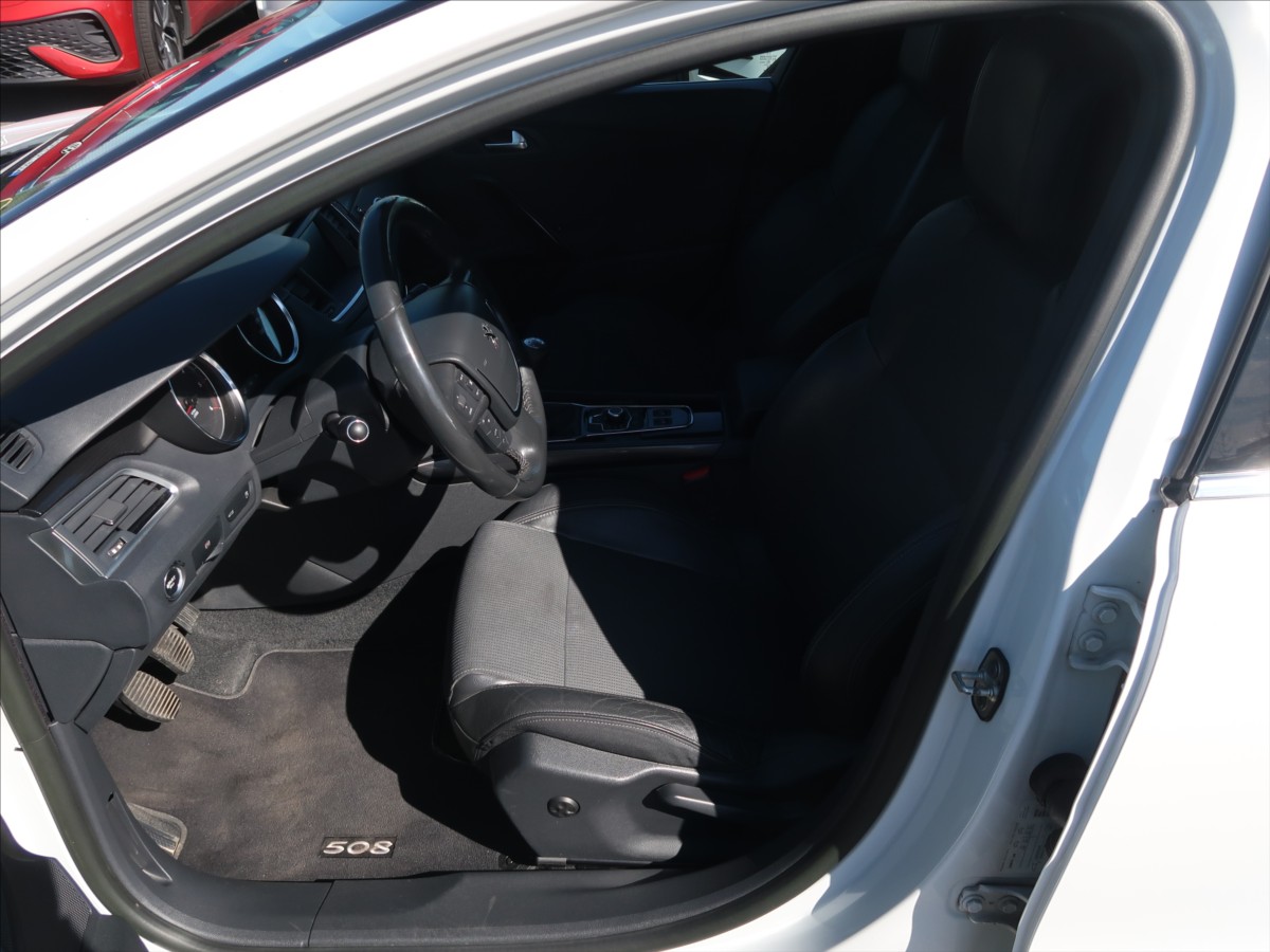peugeot-508-2-0-hdi-allure-pano-head-up - 9