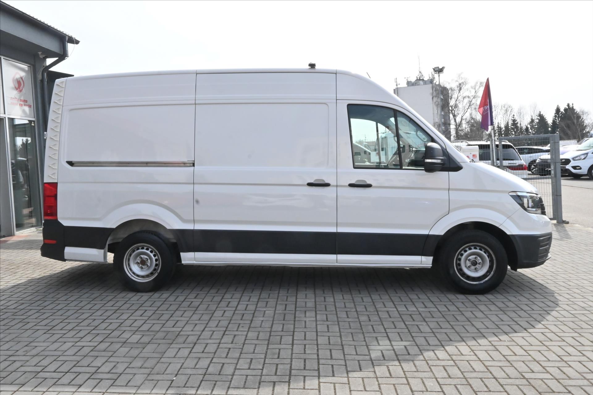 volkswagen-crafter-2-0-tdi-103-kw-l2h2-zaruka-az-5-let - 3