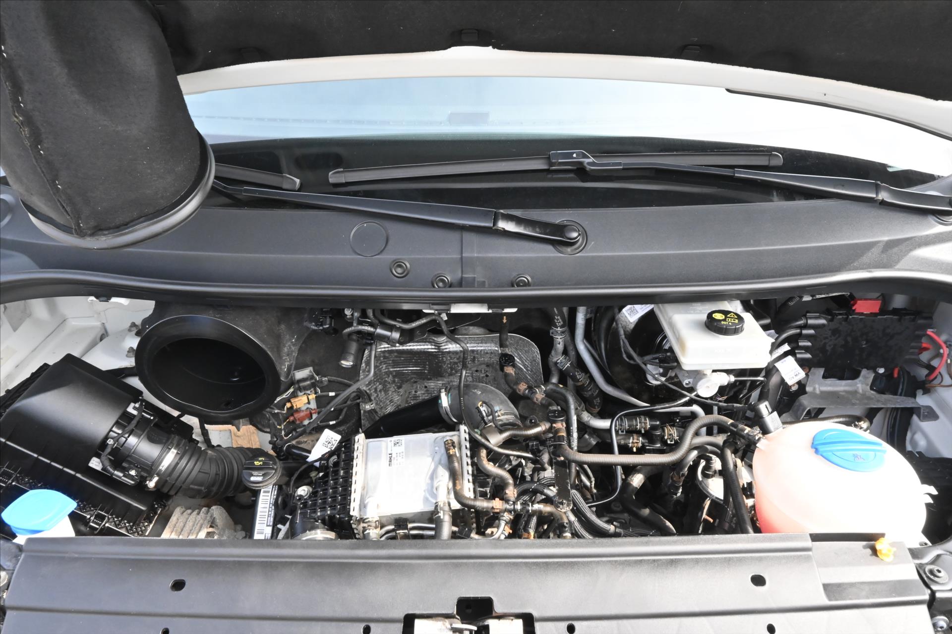 volkswagen-crafter-2-0-tdi-103-kw-l2h2-zaruka-az-5-let - 8