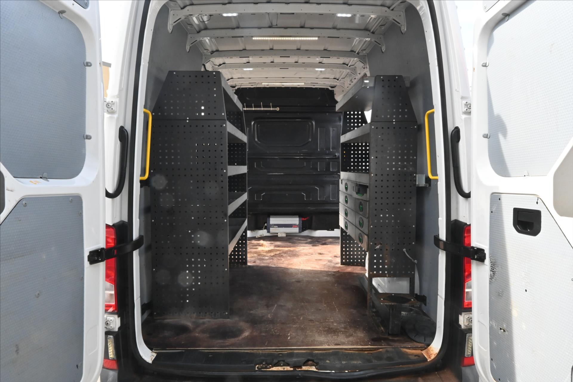 volkswagen-crafter-2-0-tdi-103-kw-l2h2-zaruka-az-5-let - 9