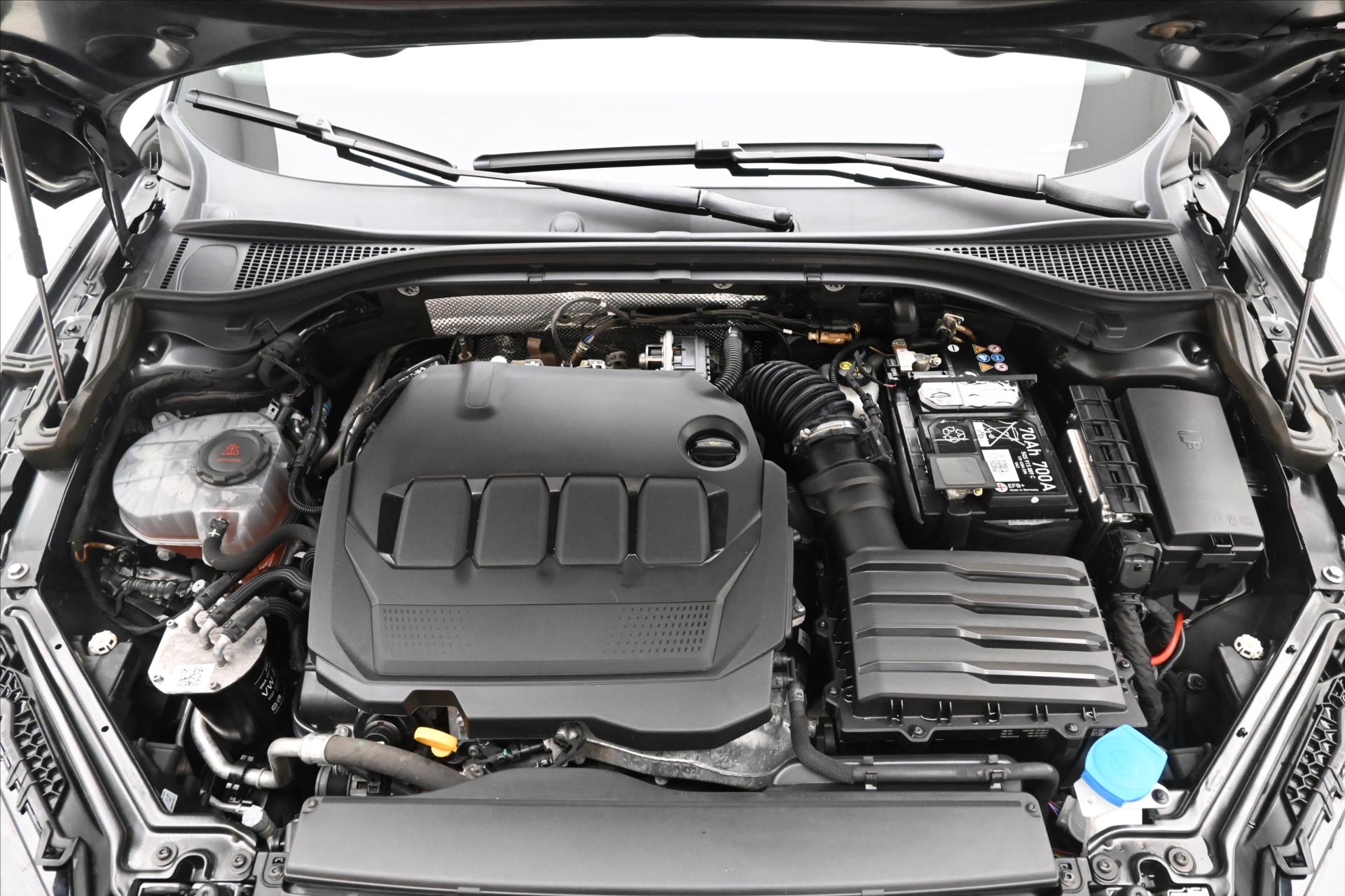 skoda-superb-2-0-tdi-110-kw-dsg-style-zaruka-az-5-let - 8