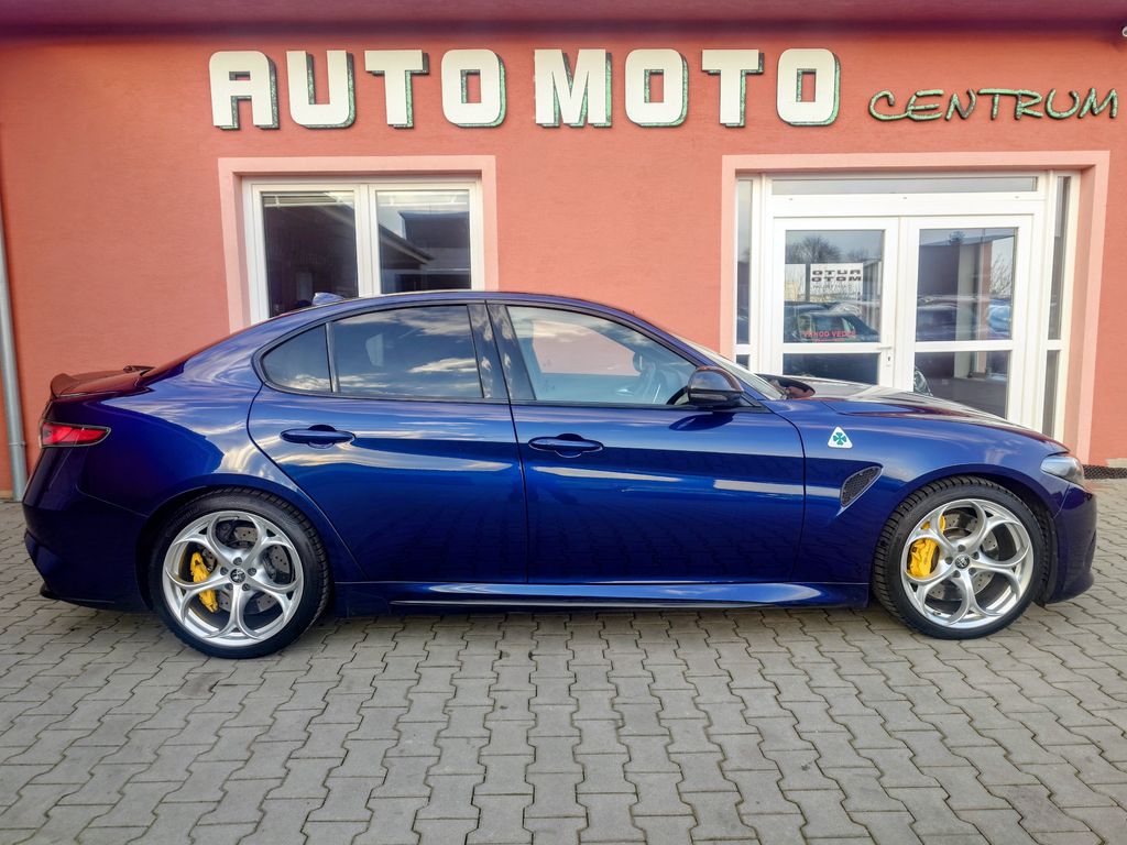 alfa-romeo-giulia-2-9-v6-bi-turbo-quadrifoglio - 4