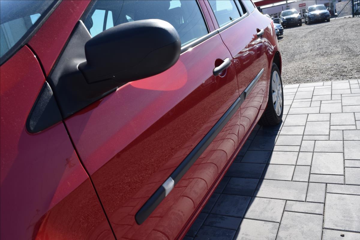 renault-clio-1-2-i-74kw-tazne-po-stk-klima - 6