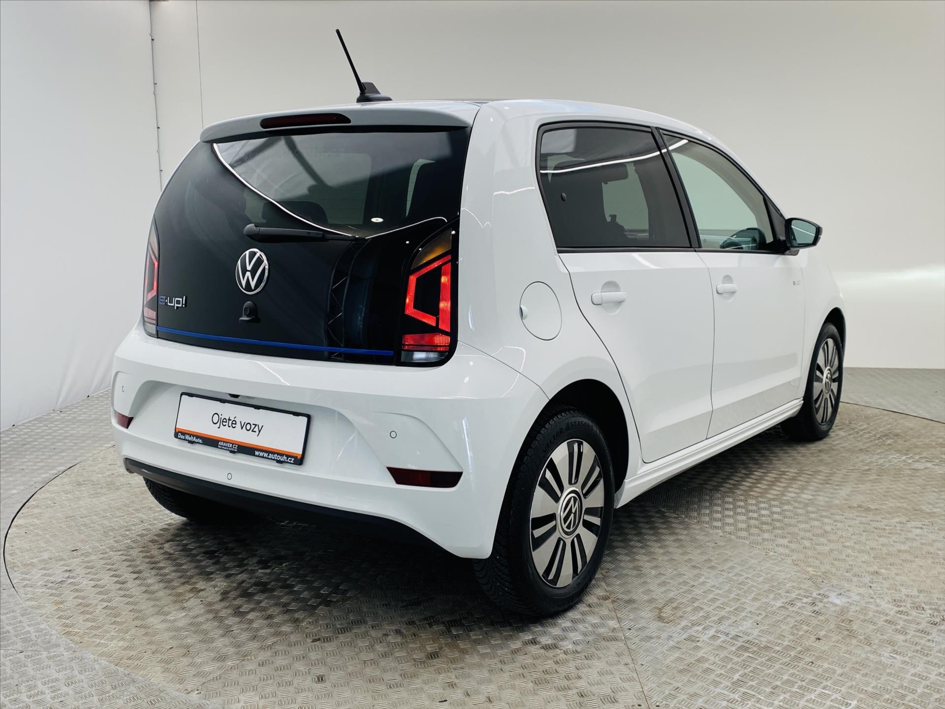 volkswagen-e-up-61kw-36kwh - 1